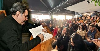 Ahmet Ümit ve okurları Beşiktaş'ta buluştu!