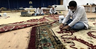 Yıldız Şale Köşkü'nün 3 tonluk tarihi halısı restore ediliyor