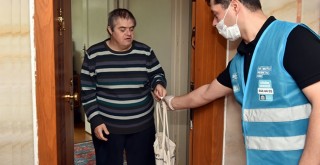 Beşiktaş'ta engelsiz kursiyerlere hijyen kiti dağıtıldı