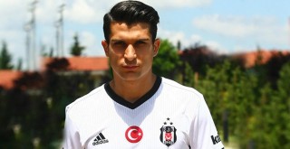 Siyah-beyazlı forma ile 16 sene