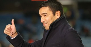 Van Bronckhorst Beşiktaş - Kasımpaşa maçını tribünden takip edecek
