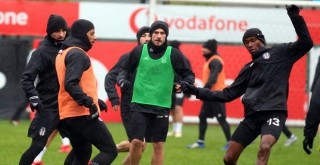 Sağanak yağmur altında antrenman