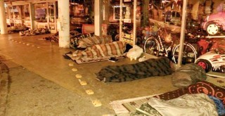 Evsizler hastalık korkusundan bakım evleri yerine sokakları tercih ediyor