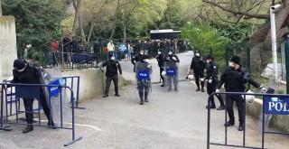 Beşiktaş'ta sosyal mesafeyi hiçe saydılar