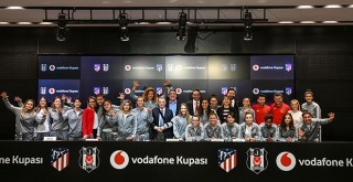 Vodafone'dan kadın futbolculara destek