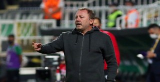 Sergen Yalçın açıklamalarda bulundu