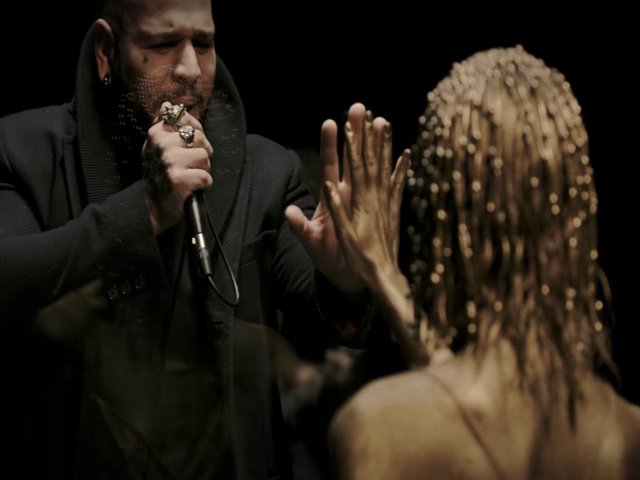 Zombie'yi yeniden yorumladı