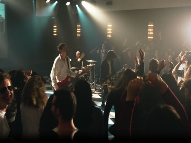 Efsane şarkıya yepyeni bir yorum