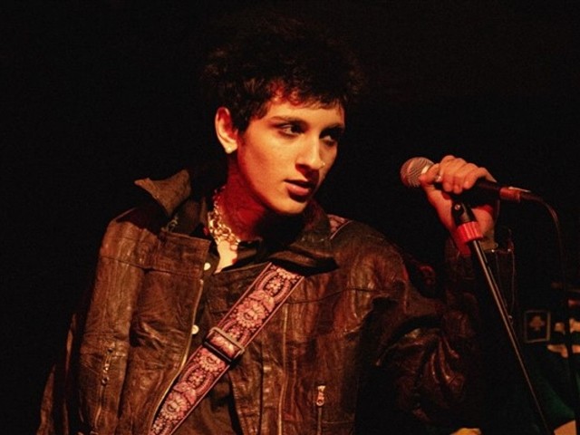 Mavi - gözlerindeki ay