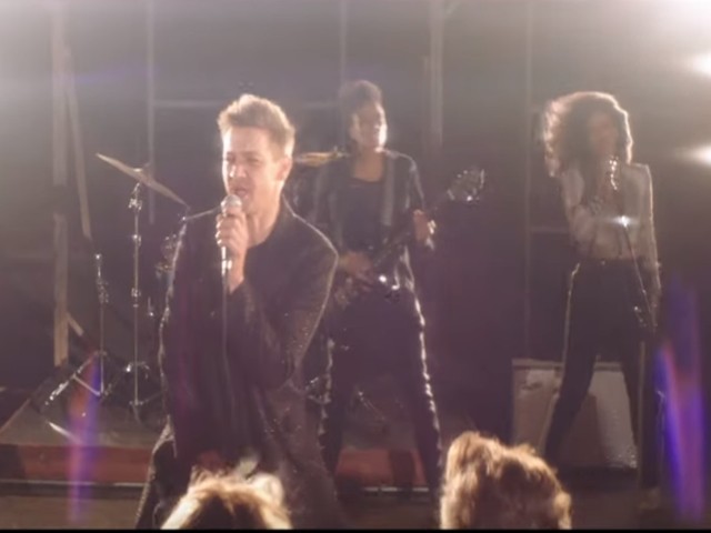 Jeremy Renner - Main Attraction