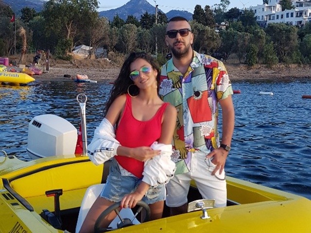 Tankurt Manas feat. Ayşe Akın - Turluyorum