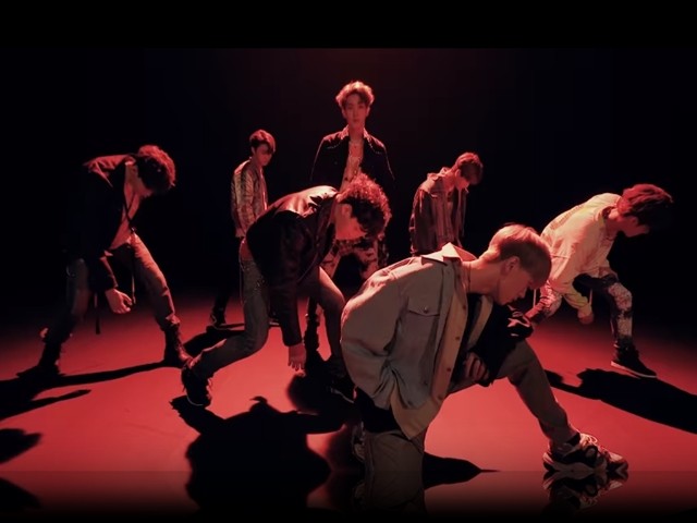 Performans videosu ile büyüledi