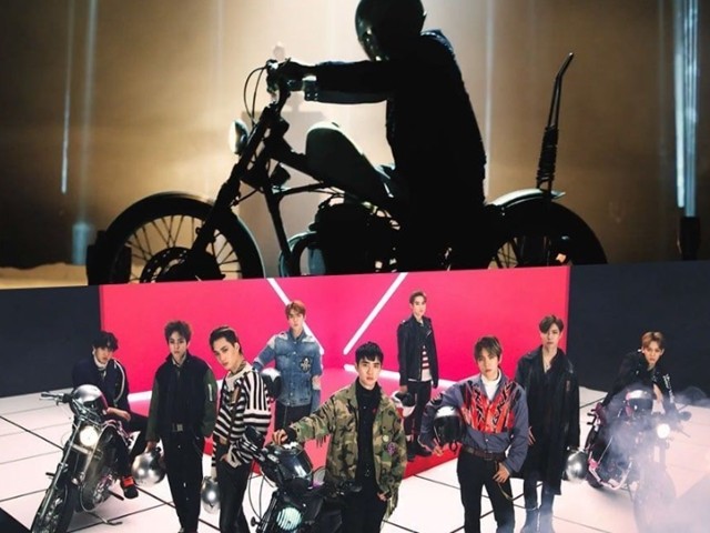 EXO - 'Tempo' müzik videosu