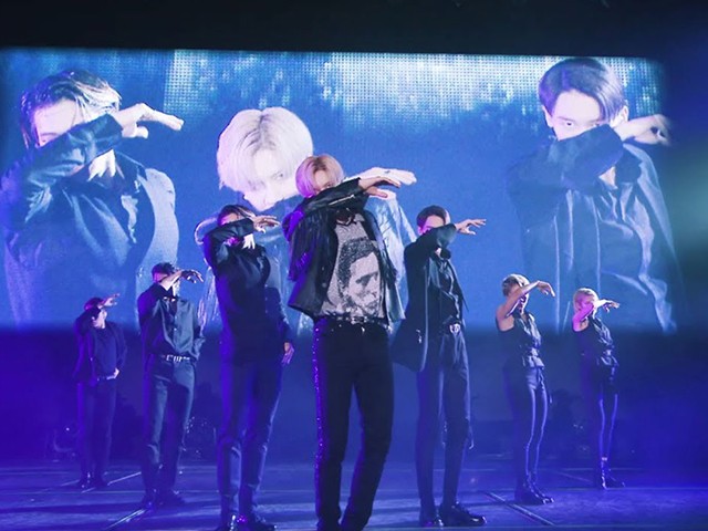 TAEMIN 'Famous' canlı performans videosu