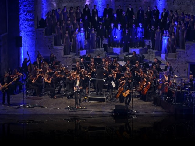 mor ve ötesi - Bir Derdim Var (Canlı Senfonik)