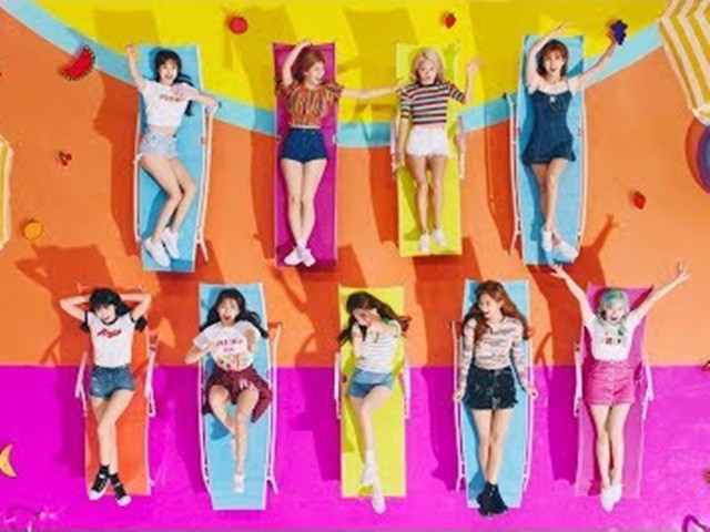 TWICE - HAPPY HAPPY