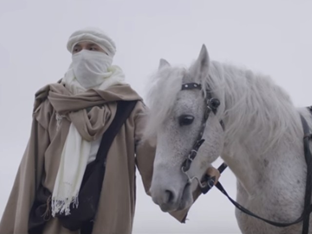 Mabel Matiz - Mendilimde Kırmızım Var feat. Sibel Gürsoy