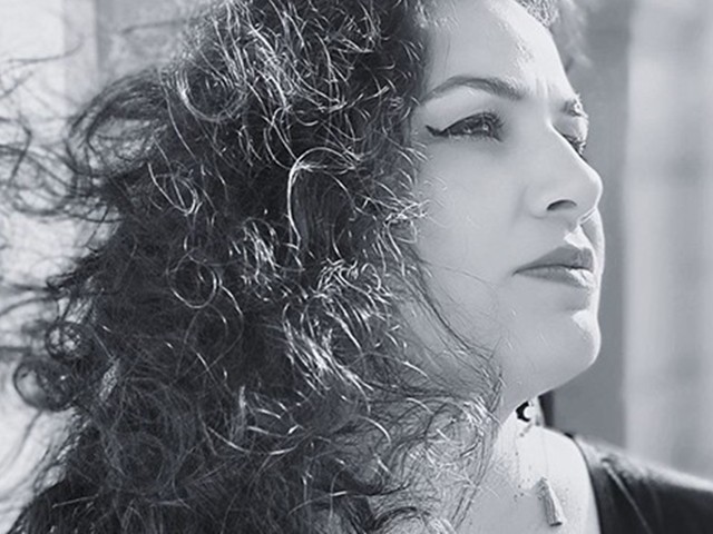 Hatice Şimşek - Kırmızı Çiçek