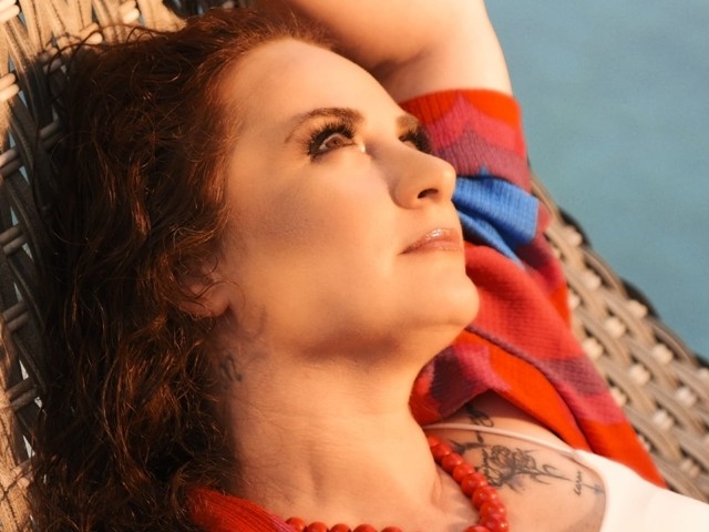 Gözde Saraç - Bir Milyon