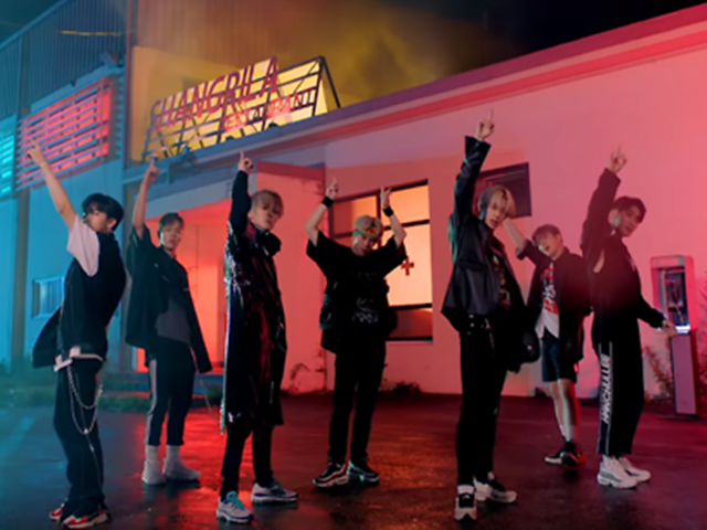 MONSTA X - LIVIN' IT UP