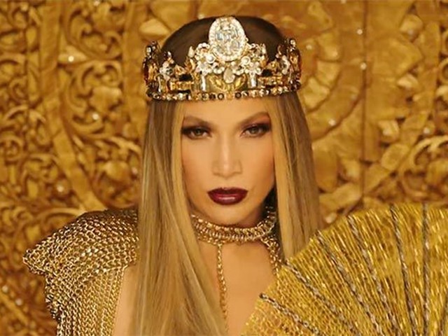 Jennifer Lopez'den El Anillo müzik videosu