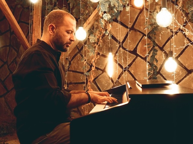 Piano Turca - One Day