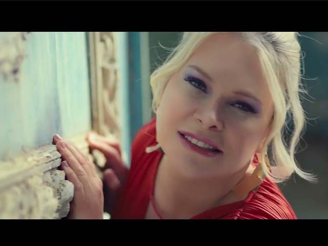 Demet Tekin - Demet'in Tangoları - Gözlerimin Önünden Geçerken Hatıralar