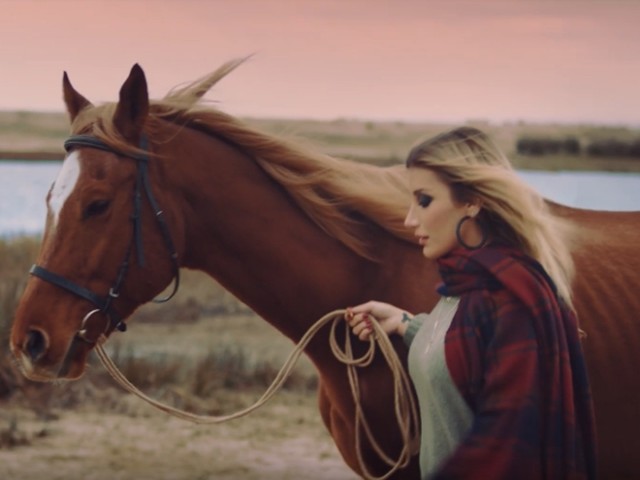 İrem Derici - Tek Tabanca