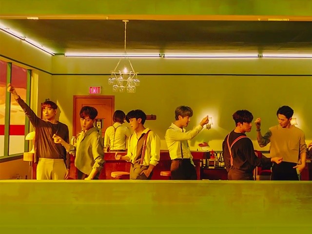 SHINHWA - Kiss Me Like That