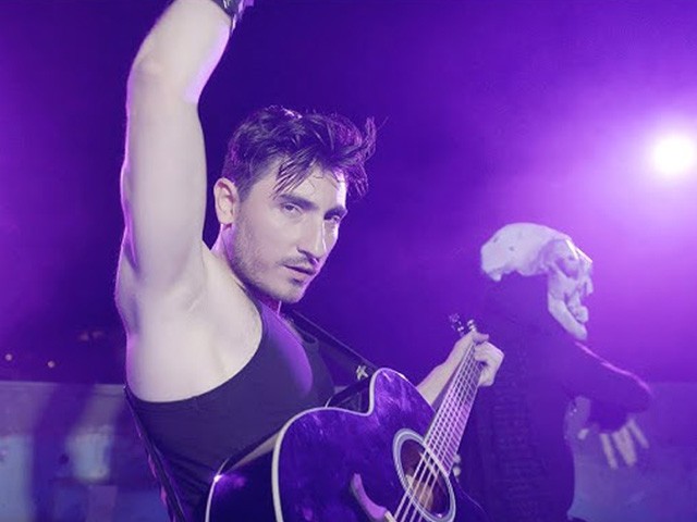 Efe Akbulut - Yıkayın Beni