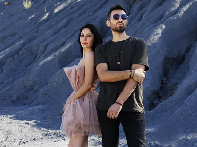 Nurettin Çolak & Melda - Düşlerinde Özgürsün