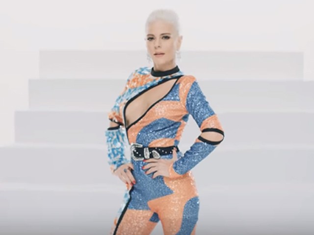 Simge - As Bayrakları