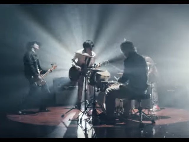 LAMP IN TERREN - White Like Me