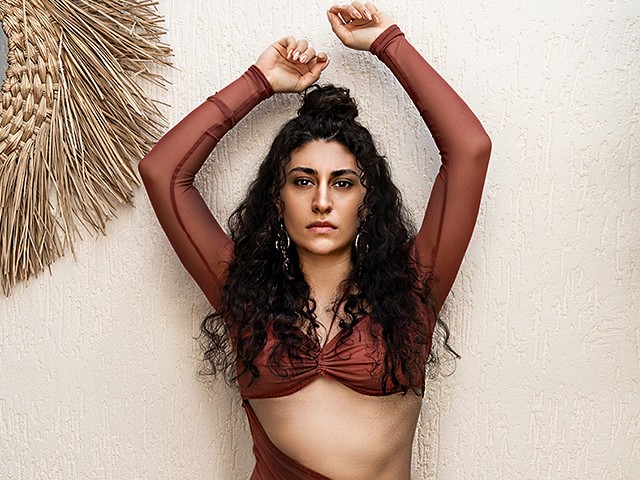 Elif Sanchez - A Veces