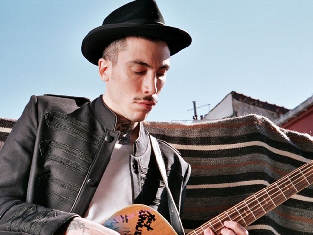 Can Bonomo - Sen Bunları Duyma