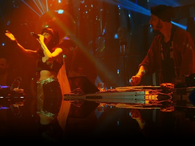 Hey! Douglas - Ayva Çiçek Açmış ft. Gaye Su Akyol