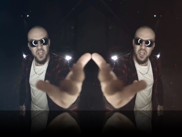 Kezzo - İlginç müzik videosu