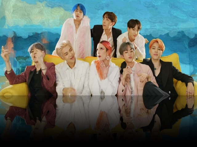 BTS - (Boy With Luv) feat. Halsey' ('ARMY With Luv' ver.)