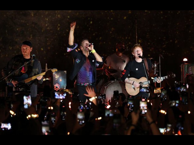 Coldplay & Ed Sheeran - Fix You (Live at Shepherd's Bush Empire)
