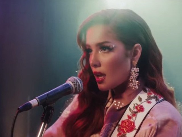 Halsey - Finally // beautiful stranger