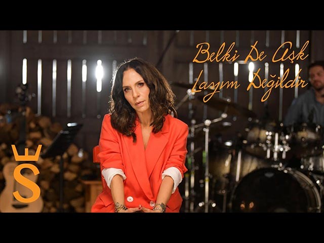 Sertab Erener - Belki De Aşk Lazım Değildir /Hikayeleri ile Ben Yaşarım (Canlı Garaj Konseri)