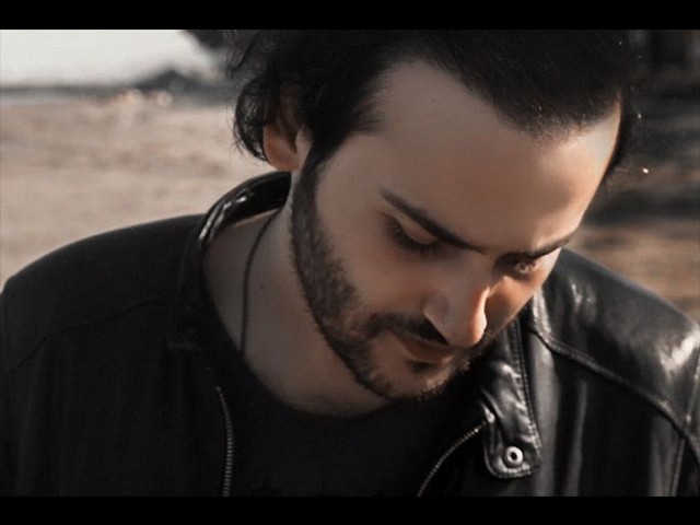 Mehmet Alp - ESKİSİ GİBİ DEĞİLİM