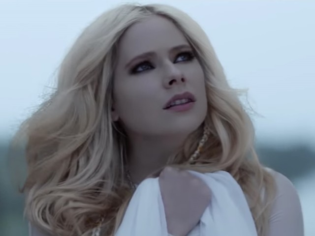 Avril Lavigne - Head Above Water