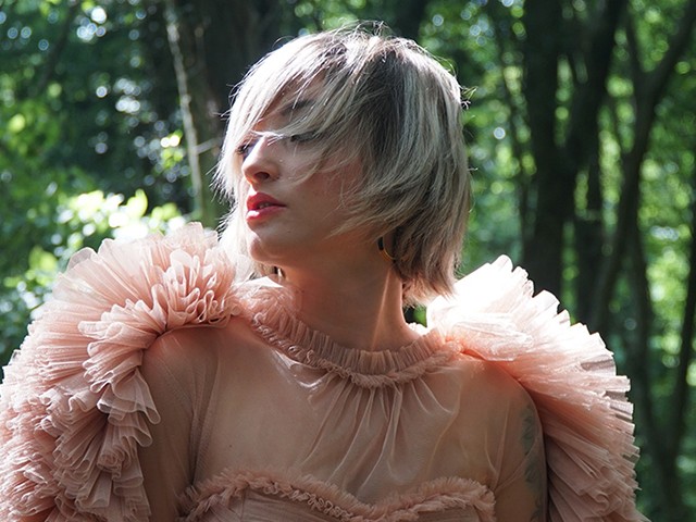 Güliz Ayla - Öyle Sev (Akustik)