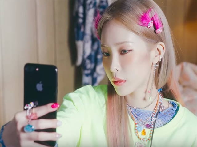 Heize - SHE'S FINE