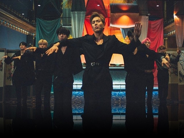 Steve Aoki & Monsta X - Play It Cool