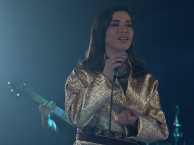 Burcu Güneş'ten Oy Beni Vurun