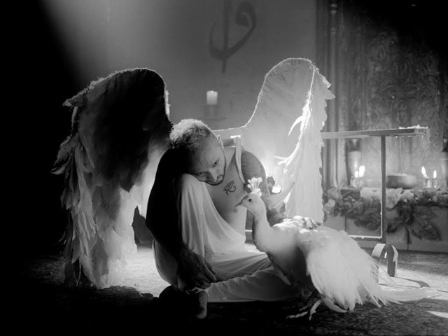 Mabel Matiz - Gözlerine